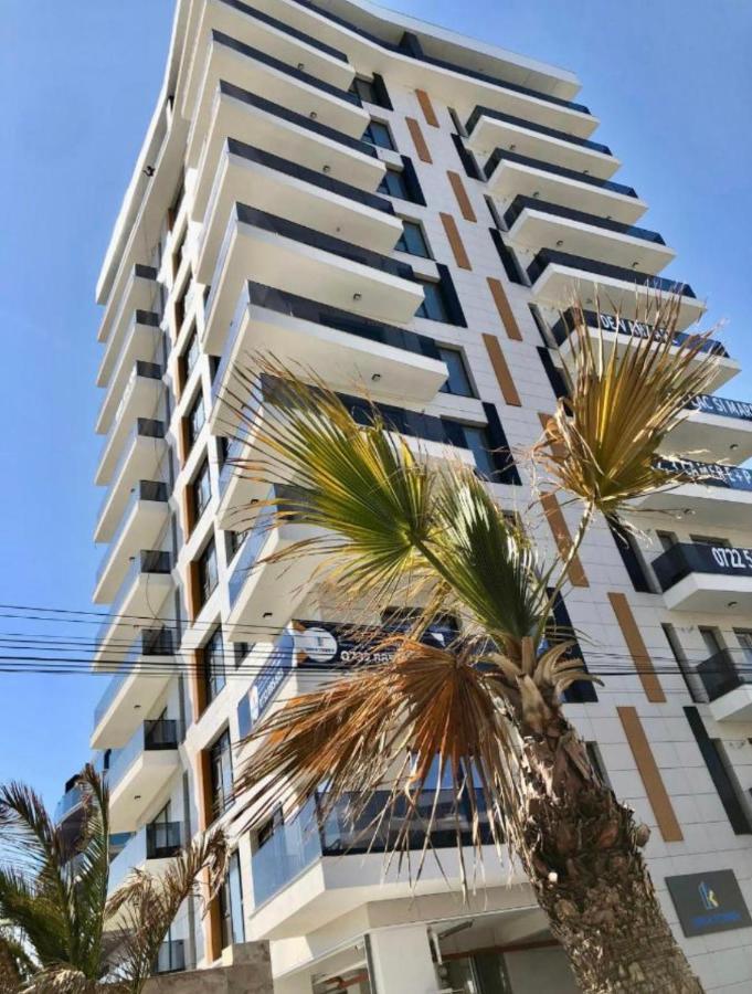 Studio303 By Allegio: Mamaia'S Seaside Luxury Near Finest Clubs & Beaches Exteriör bild